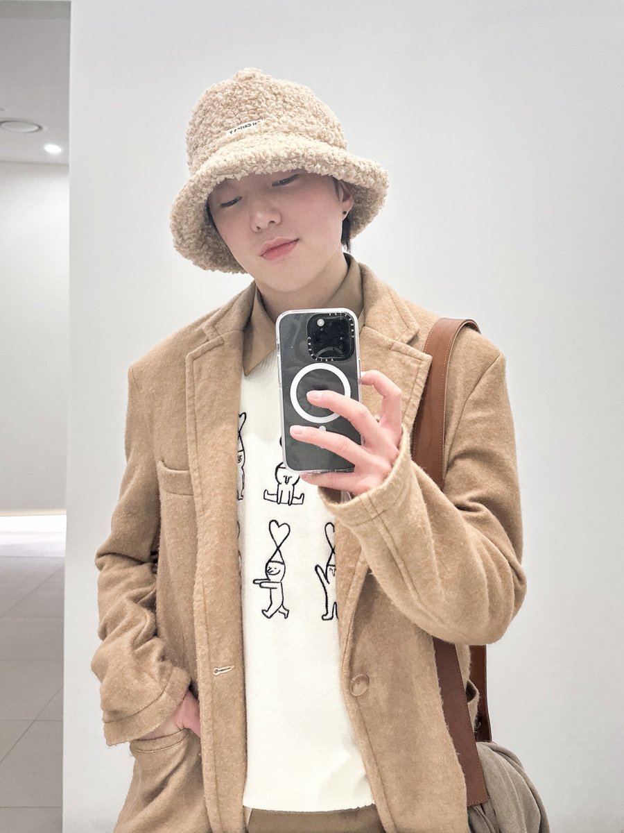 official_yoon_'s tweet photo. 내일 만나요💙 https://t.co/eoPeO9MqkM