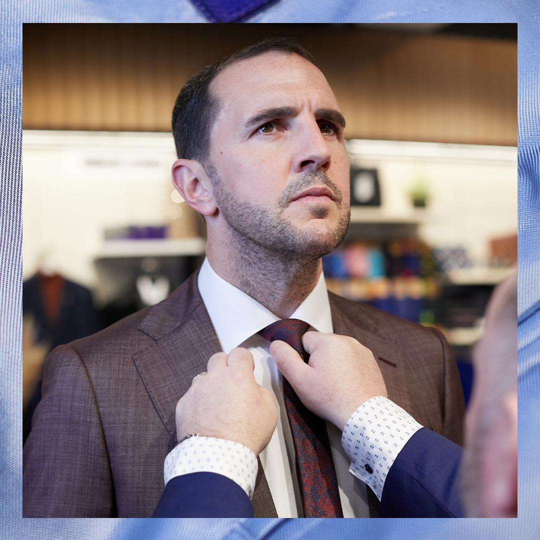 Bestmenswear's tweet photo. #WeDressHeroes X #JohnOShea
John dropped into Shay in our Blanchardstown store to see the #MadeToMeasure pieces he created.
Such a pleasure to see these come to life, and it's safe to say he wears them well!⚽
#BestMenswear #TailorsOfConfidence #ManUnited #RepublicOfIreland https://t.co/gjdIyuuJfh