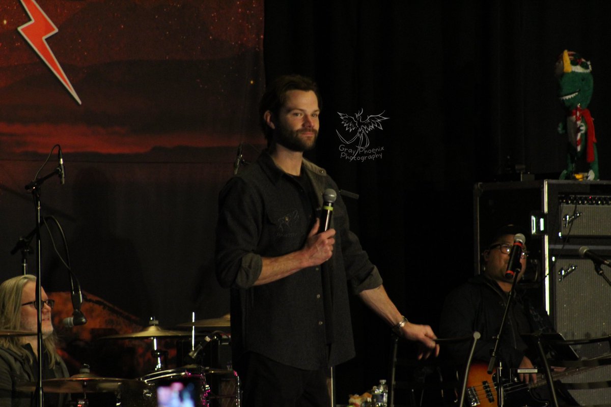 dgray3994's tweet photo. A “little” Jared to start your day? #j2panel #spnnash #jaredpadalecki #grayphoenixpics #grayphoenixphotography https://t.co/bM3DqAyy5o