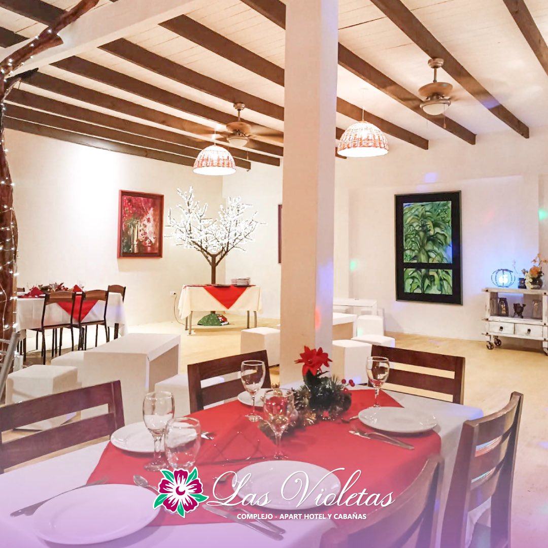 lasvioletasmnes's tweet photo. El salón en todo su esplendor. Mira nuestro Post de la semana para reservas de #cenadefindeaño 

Reservá ya tu tarjeta y poanoficá una estadía soñada en nuestro complejo.

#lasvioletas #cena #salon #eventos #show #candelaria #dellago #misiones #naturaleza https://t.co/IXeDocJuEm