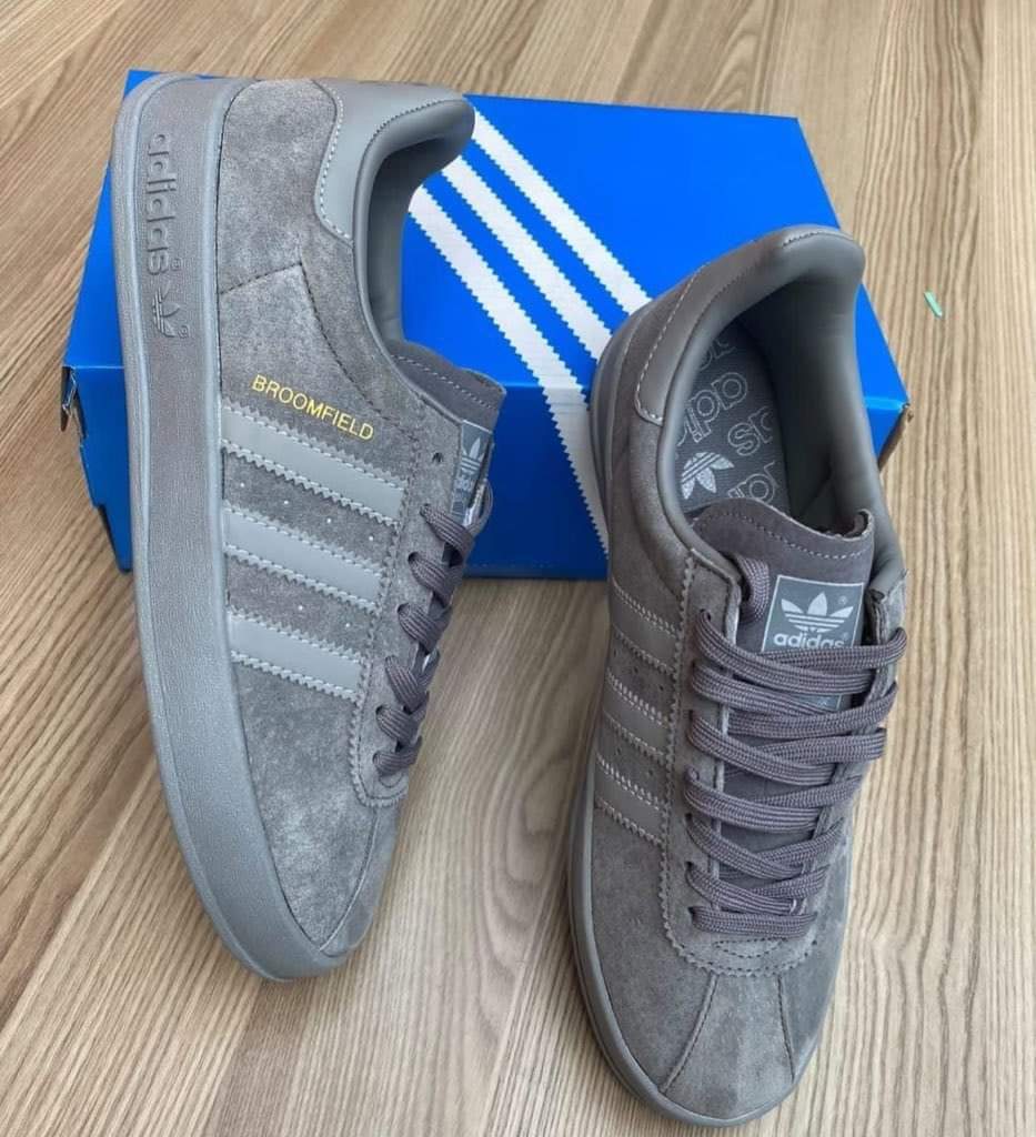 Puerto marítimo Atticus sobrino Tausi Shoe plug 👟👞👠👢 on Twitter: "ADIDAS BROOMFIELD Size 40-45 Price  ksh 3500 0702287432 for orders and deliveries https://t.co/zStfLPYkzX" /  Twitter
