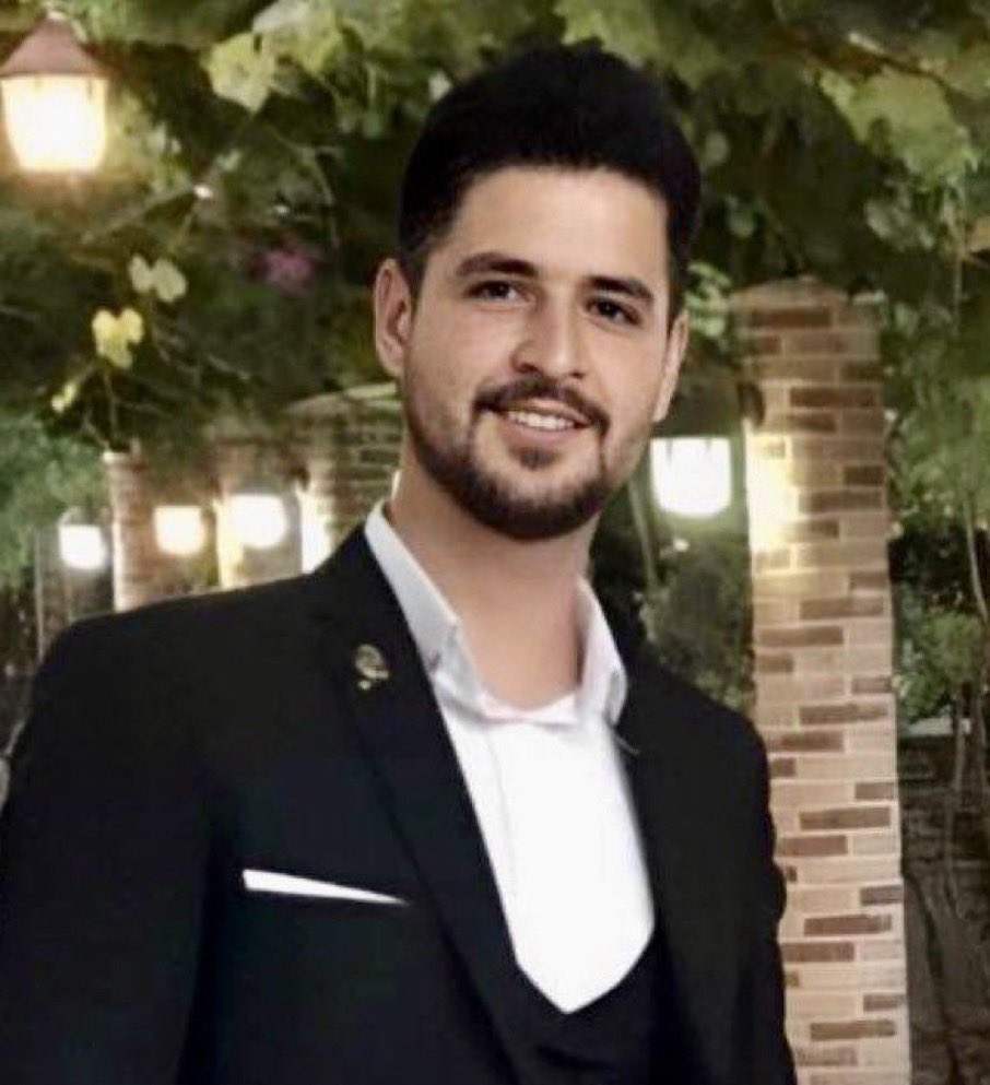 stella_branca's tweet photo. The Islamic Republic has confirmed the death sentence of #MohammadGhobadlou He is only 22 yrs old.
He is at imminent risk of execution.
His crime: Protesting for freedom.
Please say his name. It could save his life.
#MahsaAmini #IranRevolution https://t.co/YW74qiZNdt