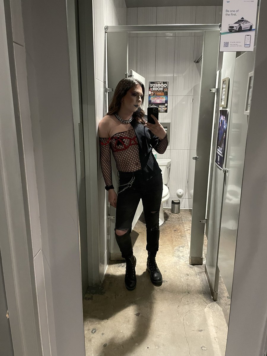 thecaseyblake's tweet photo. Just trying to look hot. But not hot enough for these gays 😭😭😭 #MTF #Trans https://t.co/30OiofhpJE