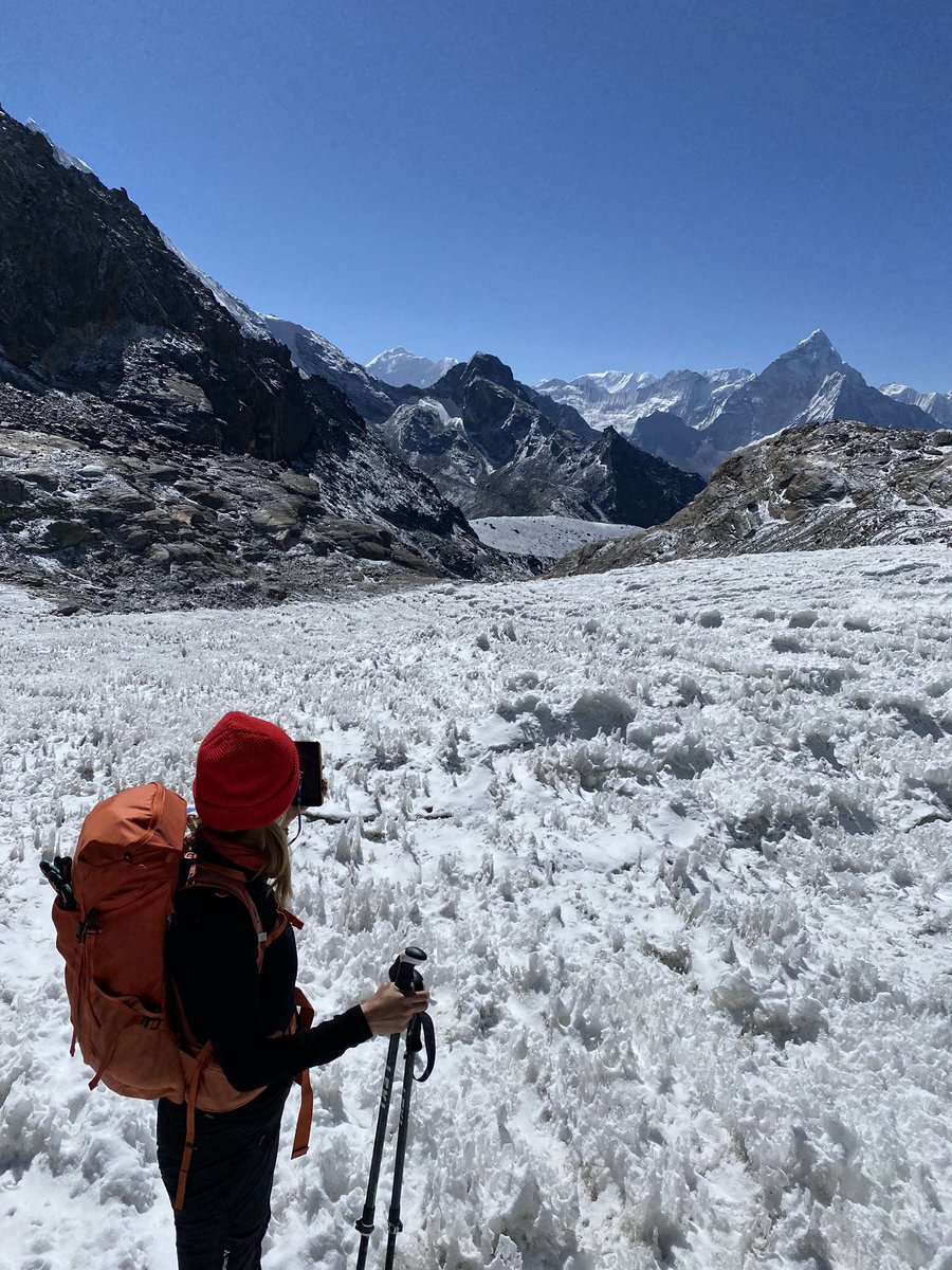 Mein bester Moment 2022: 

Das Überqueren des riesigen Eisfeldes unterhalb des Cho La-Passes in Nepal