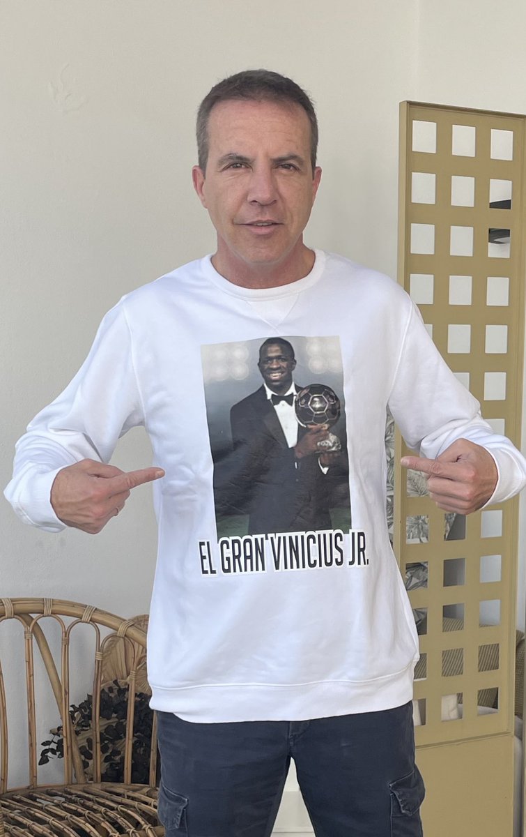 Hoy es el día de los Santos Inocentes…si hacemos 10k de RT a esta publicación me presento esta noche en <a href="/elchiringuitotv/">El Chiringuito TV</a> con la sudadera del gran Vinicius Junior Balón de Oro…😜