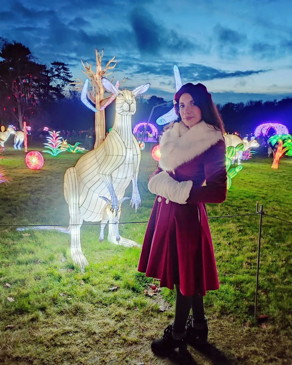 Hier je suis allée me balader au @zoothoiry pour profiter des #lumieresauvages : des lanternes principalement a l'effigie d'animaux : le thème de cette année c'est l'Australie ! 
Si vous êtes en île de France c'est une belle sortie a faire ! 

Et il y a tout un zoo à visiter en +
