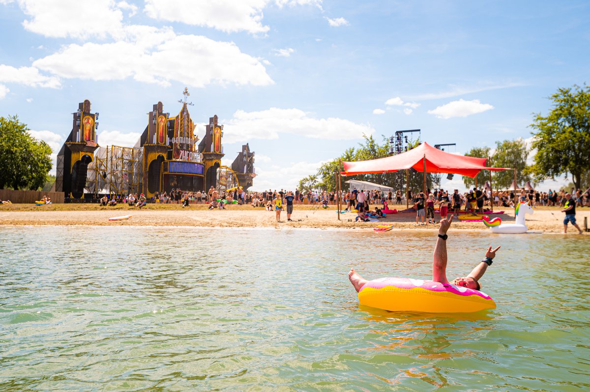 Want to stay in comfort after visiting the biggest hardcore festival in the world? Check out all available hotels in the Dominator 2023 Camping &amp; Travel guide. 
Register and download now via bit.ly/3hSJu78 and be prepared for the travel sale on the 24th of January at 7PM