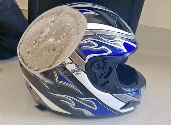 bdrpreira's tweet photo. Continuez à ne pas mettre de casques hein
Les dégâts seront plus beaux sur la tête que sur un casque ❤️ https://t.co/oVuchNIG29