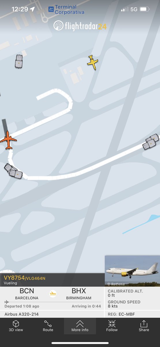 Squawk7700uk's tweet photo. Landed and taxiing with several support vehicles heading towards https://t.co/9QLEiP0DvO