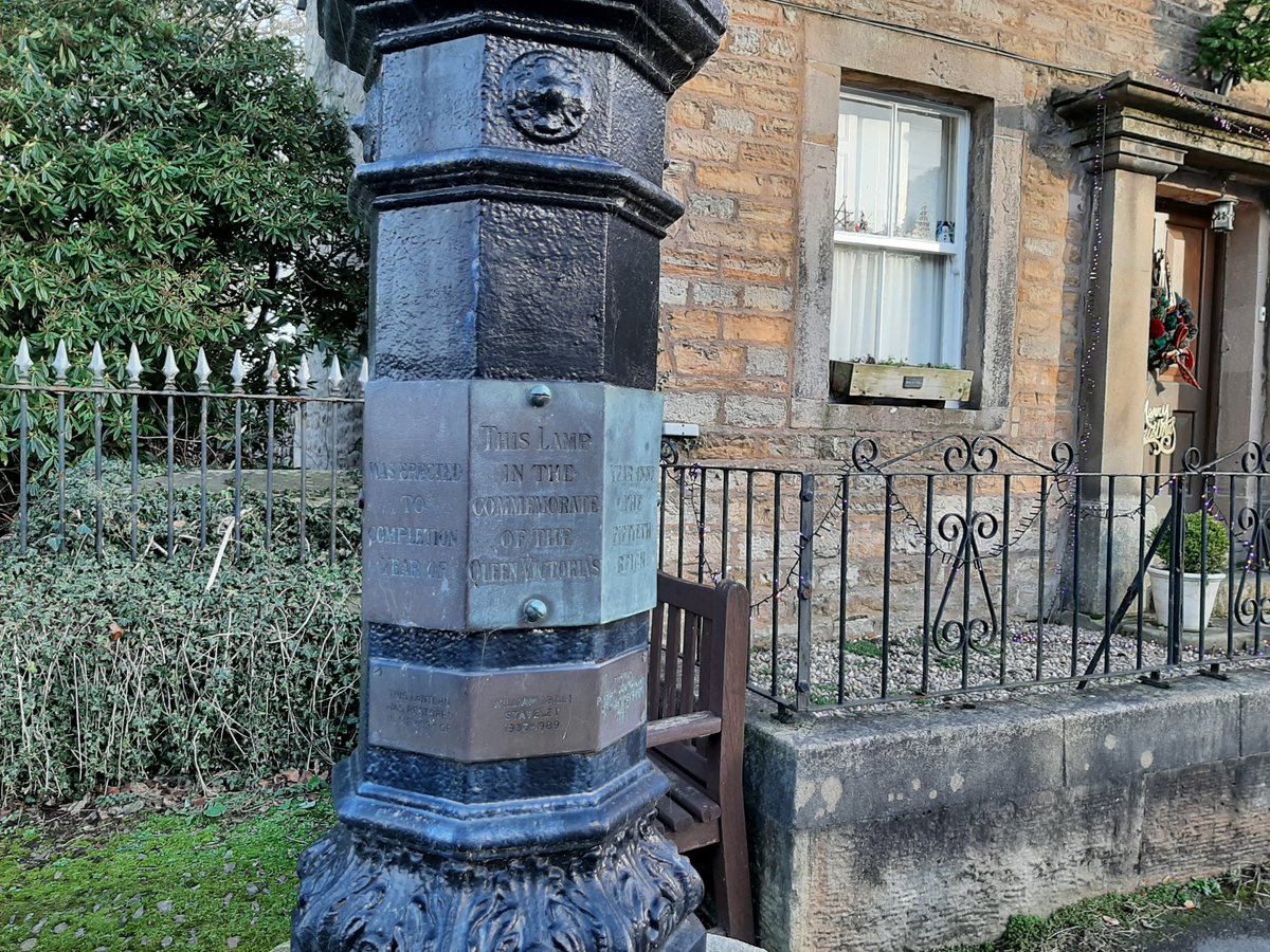 Mary_OzAgain's tweet photo. "This lamp was erected in the year 1887 to commemorate the completion of the fiftieth year of Queen Victoria's reign." In Wray near #Lancaster @StreetRelic https://t.co/PHiIZHwGJa