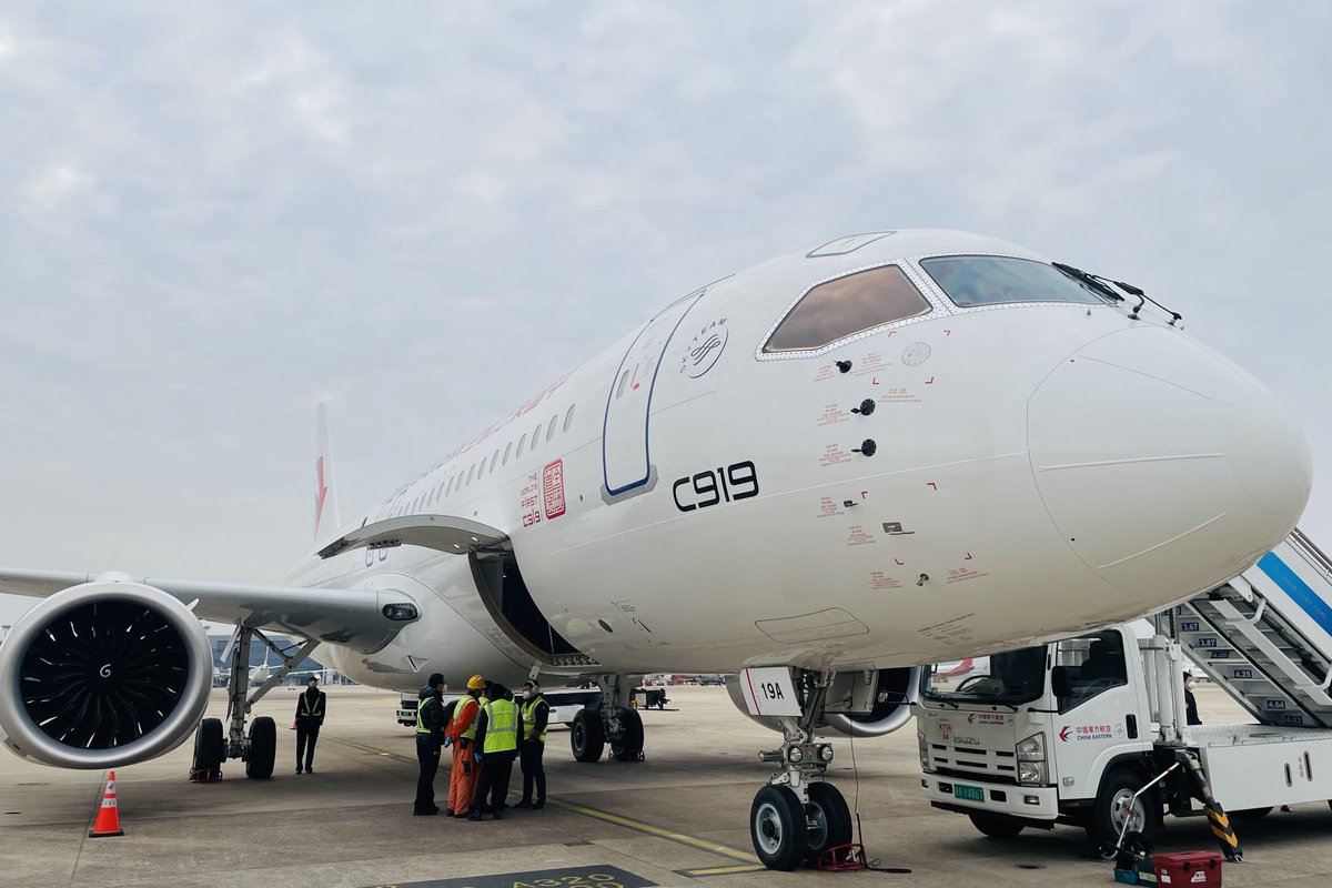 airwaysmagazine's tweet image. C919 launch customer China Eastern Airlines (MU) is completing a series of operational test flights before its entry into service in Spring 2023.

#C919 #ChinaEasternAirlines #ChineseAviation #COMAC #TestFlights #TypeCertification

airwaysmag.com/china-eastern-…
