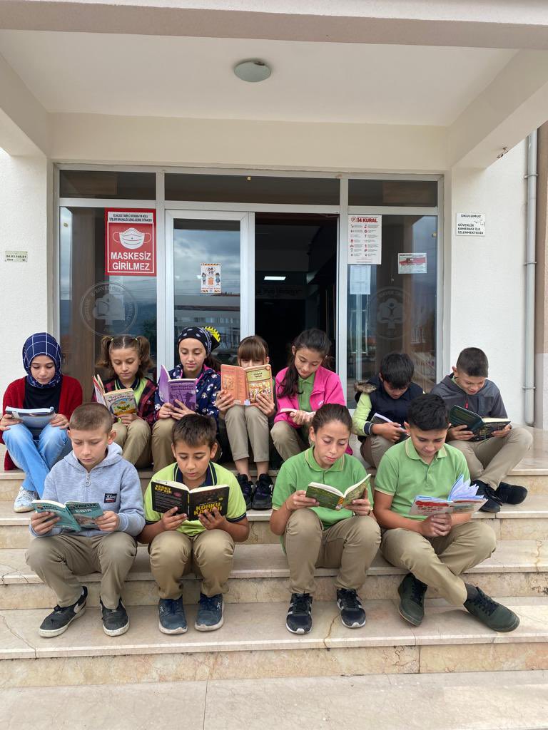 #KitapSakarya #KuetuephanesizOkulKalmayacak  <a href="/akyazimem/">Akyazı İlçe Millî Eğitim Müdürlüğü</a> <a href="/sakaryamem/">Sakarya İl Millî Eğitim Müdürlüğü</a>