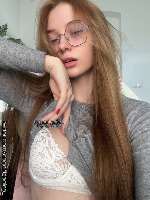 Let’s play ? 

Hit 35 RT and I’ll lift up other side of my shirt ?

Get me undressed ? https://t.co/