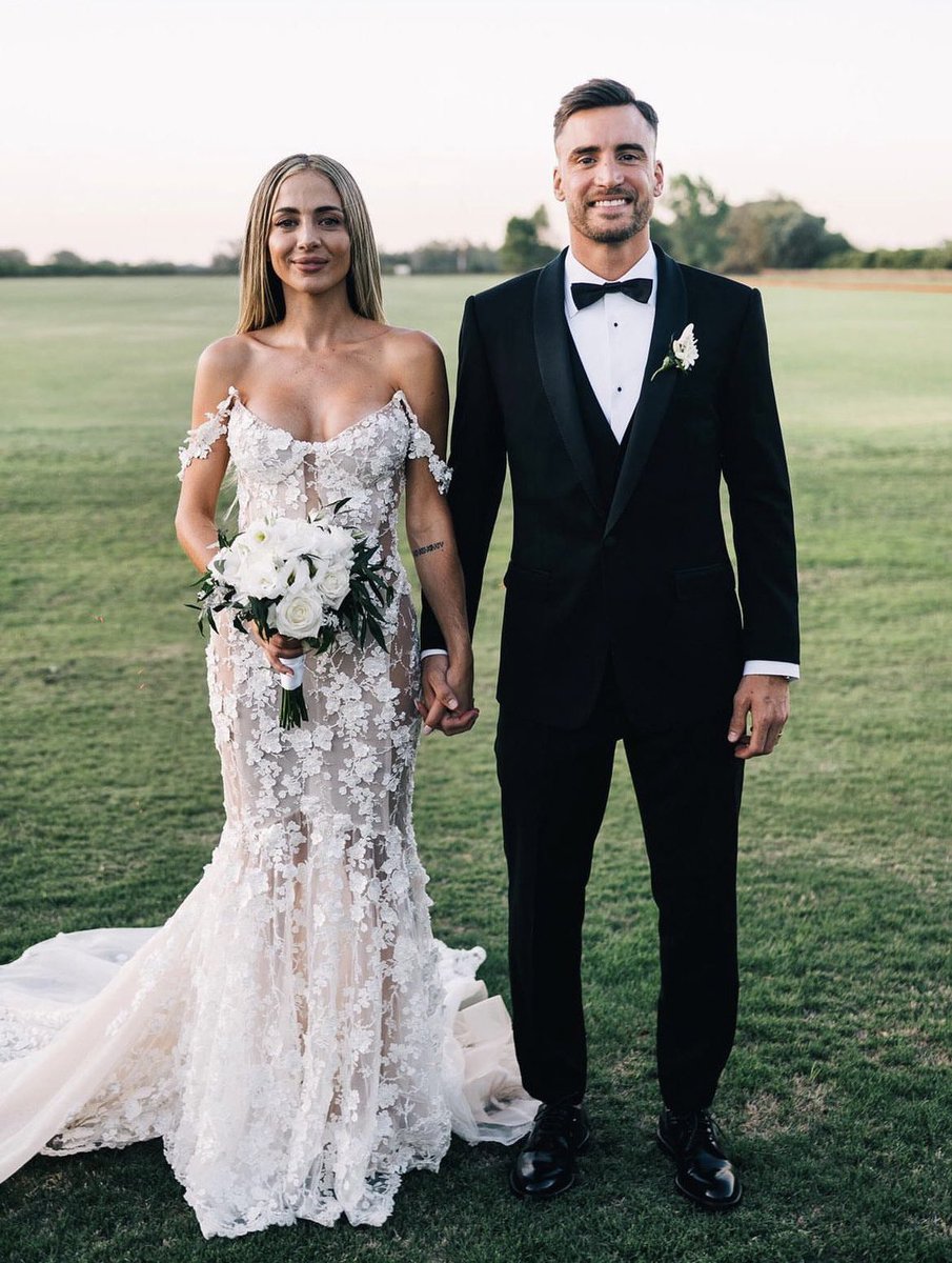 ActuFoot_'s tweet photo. Nicolas Tagliafico sur son mariage :

« J’étais aussi nerveux au moment de marquer Mbappé qu’au moment de la cérémonie. »

(Clarin) https://t.co/L0Tw9zjVAF