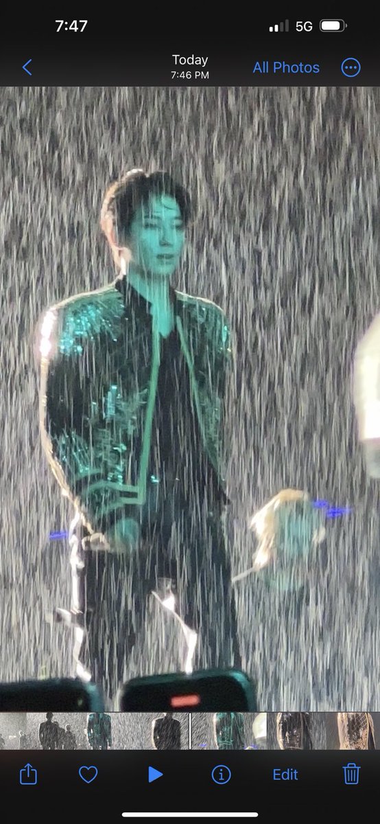 caratstalk's tweet photo. [17s] JEON WONWOO?? EXCUSE ME SIR??!! AGSJSGSJSBKSH https://t.co/Kf0VdAPVJv