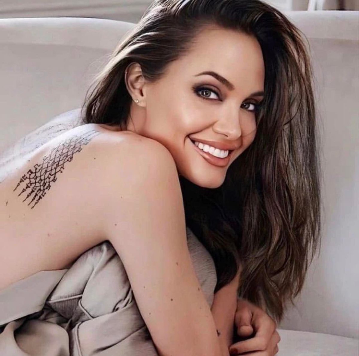 Angelinajuliepg's tweet photo. https://t.co/ZzUyytgfbF