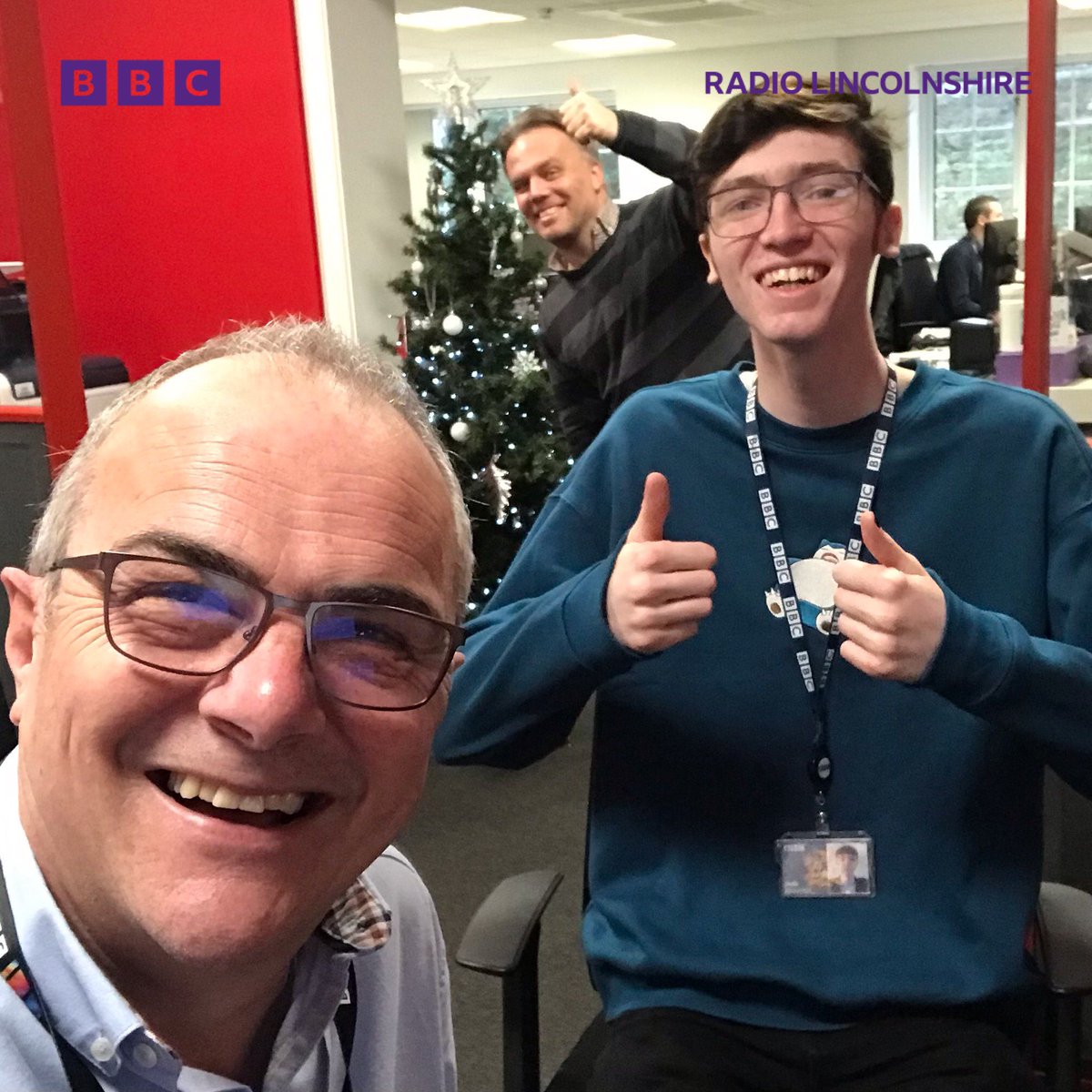 Waste less Wednesday, so we’ll talk recycling, regifting, and using leftovers. Cold turkey and mash for tea, pate sandwiches for lunch. <a href="/JudeBrownhill/">JudeBrownhill</a> with me today <a href="/BBCRadioLincs/">BBC Lincolnshire</a>. Spot <a href="/KarlMovie/">Karl Bird</a> in the background🙂 bbc.in/LincsListenLive