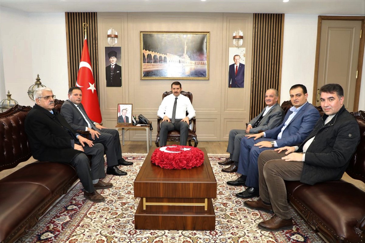 Valimiz Sn.Salih Ayhan; İş insanlarımız Sn.Nuri Güneş, Sn.Ahmet Sunay ve Sn.İbrahim Yıldız ile birlikte bizleri makamında kabul etti. Sn.Valimizle, ilimizde yeni yatırım alanları ve yenilenebilir enerji yatırımlarıyla ilgili istişarede bulunduk.

<a href="/valisalihayhan/">Salih AYHAN</a> <a href="/ibrahimyldz398/">ibrahim3981985</a>