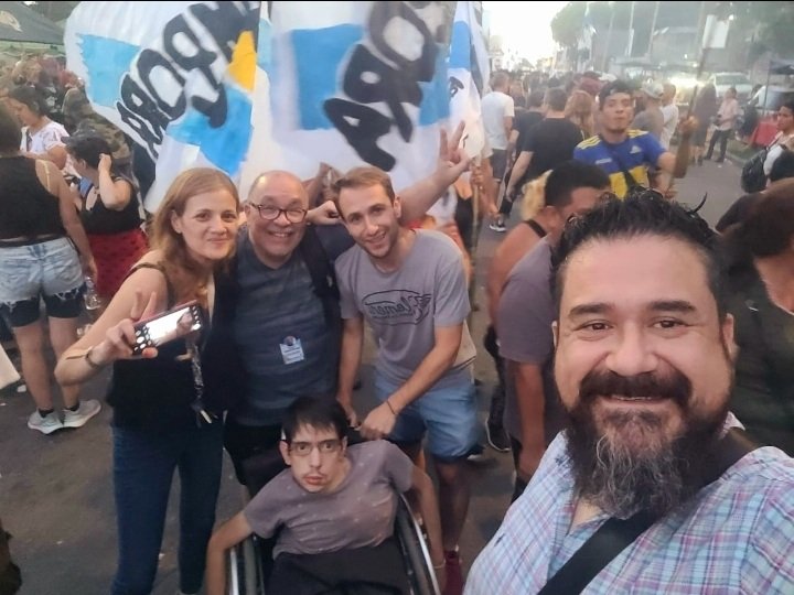 ElizabethLeona1's tweet photo. Es proscripción...✌✌💥💥 https://t.co/QqVEmhUsju