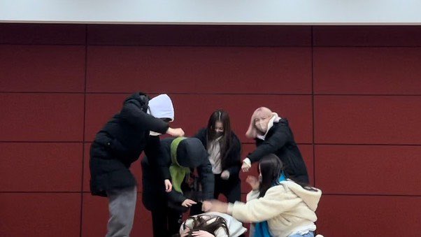 NMIXXTurkiye's tweet photo. için çok mutluydum..

#NMIXX #NSWER #BAE #Solstagram #JinsolDay #HAPPY_BAE_DAY https://t.co/hcloX9zkAf