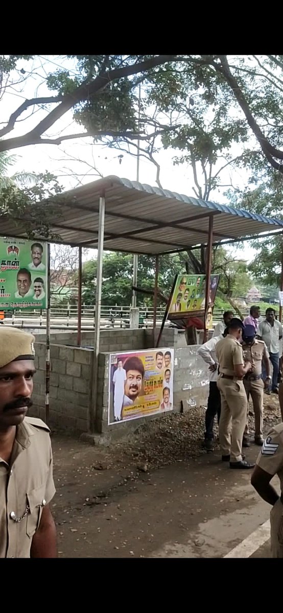 VanathiBJP's tweet photo. ஆக்கிரமிப்பு அகற்றும் நடவடிக்கை என்கின்ற பெயரில் கோவை பாரதிய ஜனதா கட்சி நிர்வாகிகளுக்கு சொந்தமான இடங்களை மட்டும் இடித்து விட்டு திமுக மன்றத்தை அப்படியே விட்டுள்ள  @arivalayam அரசை 
 வன்மையாக கண்டிக்கிறோம்...
 @CbeCorp நடவடிக்கை எப்பொழுது....
@BJP4TamilNadu https://t.co/1tOBJ4d0Dv