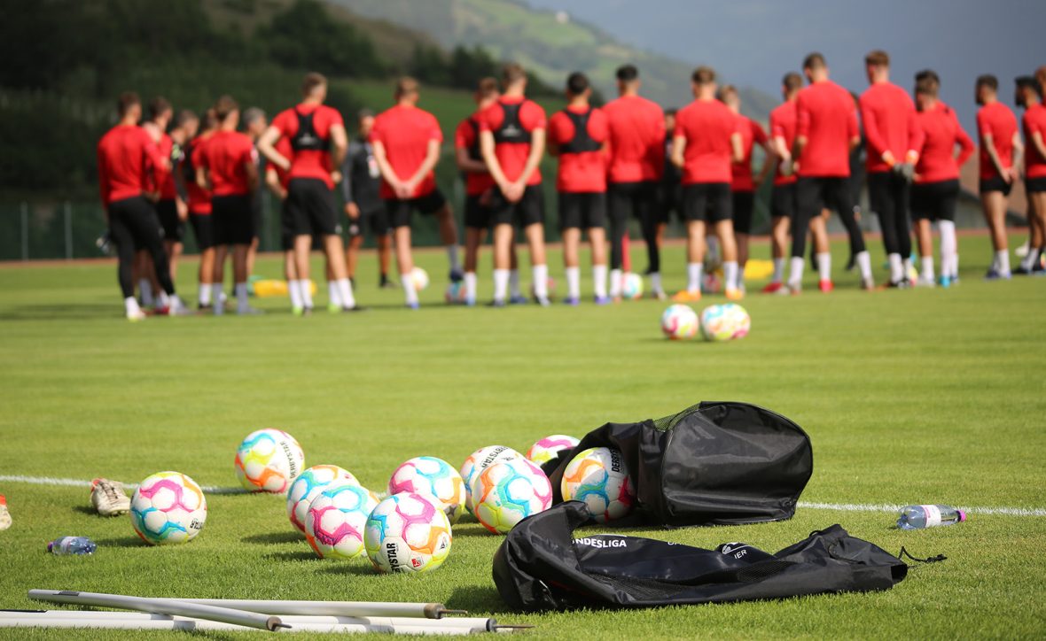 1. FC Kaiserslautern tweet media