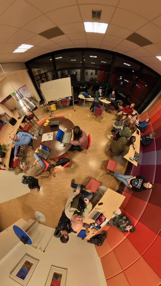 Het was gezellig gisteravond! Hard werken en veel lol met collega's, aanhang en leerlingen voor Team Maaslandcollege. #DOK22