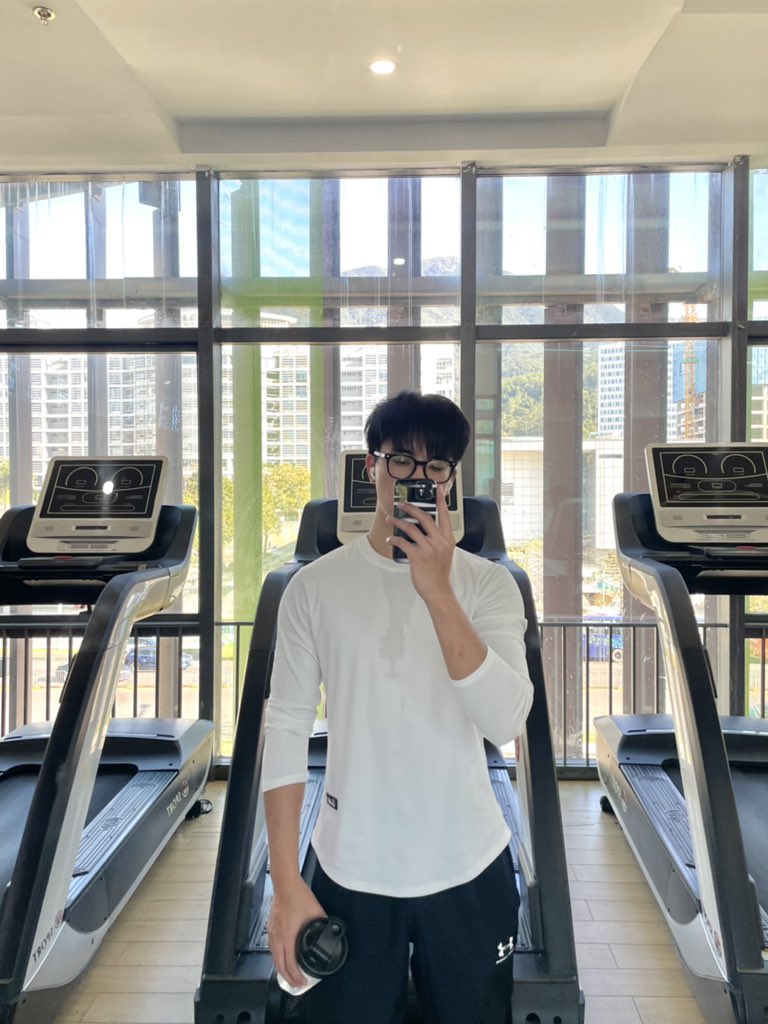 wu39212181's tweet photo. 核酸：阴
天气：阳
状态：怪
情绪：气 https://t.co/4MemHIVacL