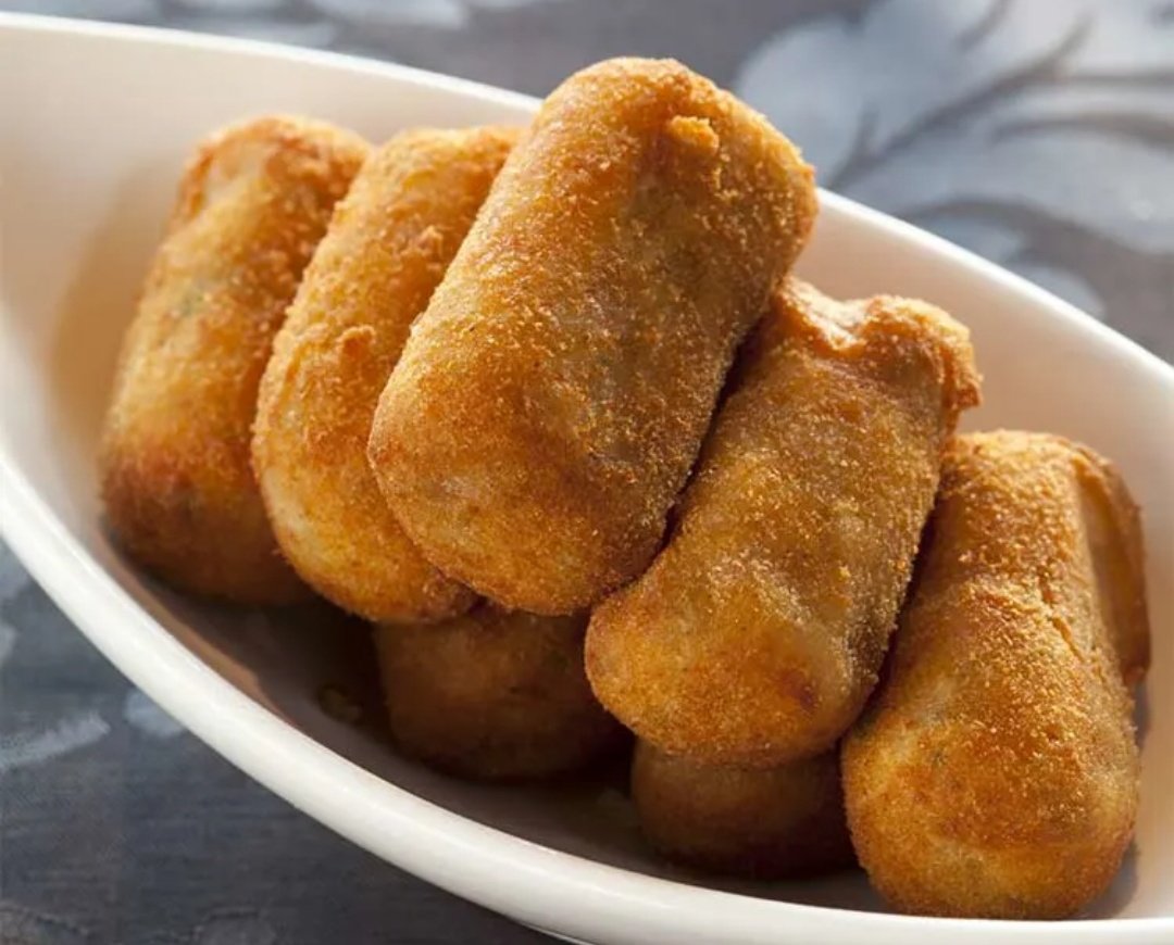 Encuestando's tweet photo. 📊 Las CROQUETAS deben ser...

🔃 ALARGADAS
♥️ REDONDAS https://t.co/pxPyuTtV1t