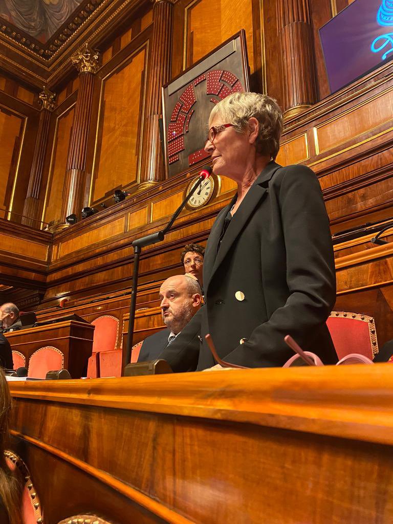 FurlanAnnamaria's tweet photo. #MANOVRA. L'unica cosa certa per la #scuola ci saranno 700 #istituti #scolastici in meno. I #soldi del #Pnrr non possono essere usati per le #assunzioni in #sanità, quindi mancheranno ancora 57 mila #infermieri e 16 mila #medici. https://t.co/UcmceYzgBH
