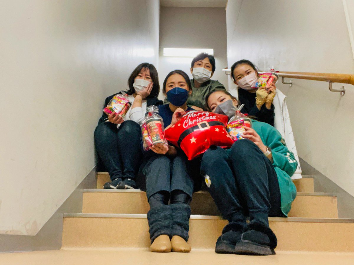 【#4thtimeGTBtrip-story200】
～gift～
年末年始はイベントが沢山🎉
たくさんやりたいことがある中で、
・何をやるか
・どれだけやるか
は、悩ましいところ😵‍💫

でも一番は、
一緒に楽しめる仲間がいること🧑‍🤝‍🧑✨

#gift
#ギフト
#story200
#バンプレポ893 

#カラーガード #浜松 #GTB