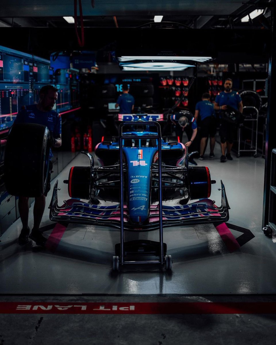 AdrianMCF's tweet photo. Si en 2022 os han dado alguna mala noticia, imaginad lo triste que se va a poner este coche cuando le cuenten que en 2023 no estará subido a su asiento Fernando Alonso. https://t.co/f6bqZM1So2