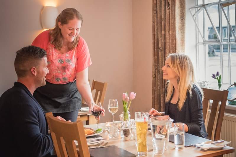 (Thread 1 of 2)

Exciting new job opportunities 👇

We're looking for an enthusiastic and outgoing person as a general Manager for the day to day running of the Glan yr Afon pub and restaurant here in Pennal. Email admin@menteryglan.org for all enquiries 

Salary to be confirmed