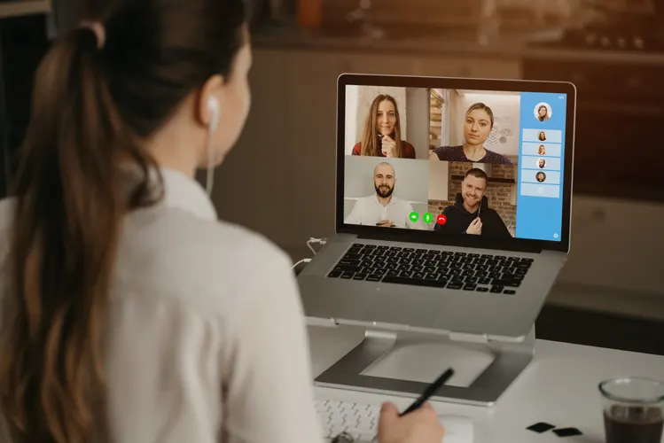 With the COVID-19 pandemic, worldwide lockdowns became the new normal in the workplace. Later, many employees realized that the office was unnecessary for many job roles. Some companies are also looking to cut their costs through remote work.
Read article!
timesascent.com/articles/How-C…