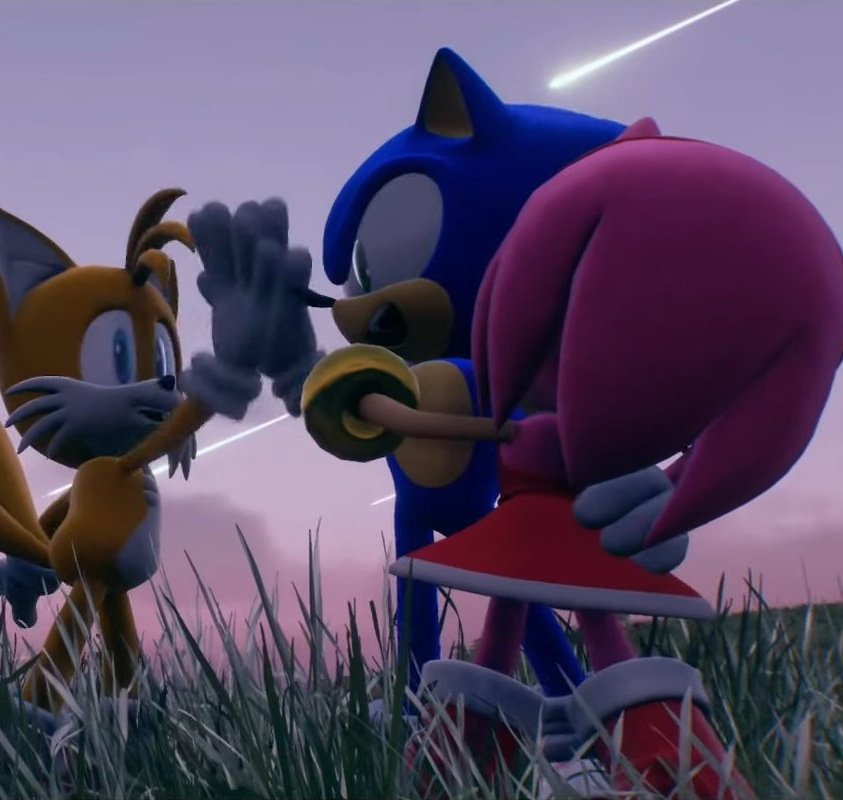 Amyrosesimp1's tweet photo. Amy hugging her friends... that's the tweet https://t.co/jO8bW9SkRQ