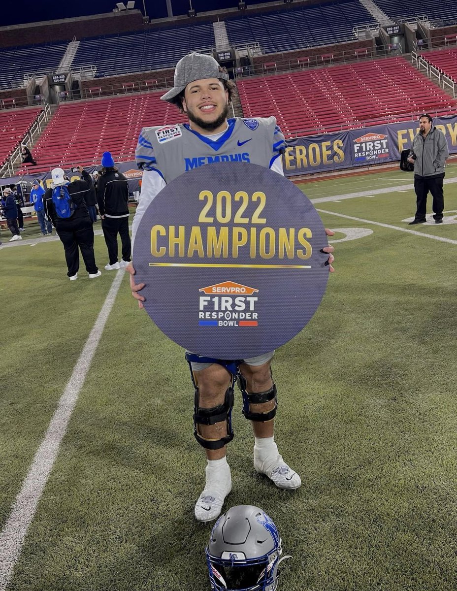 jperry_nixa's tweet photo. Super proud of you @DavionCarter52 We believed in you a long time ago, even when you hated running them 200’s, lol! Great job representing your family, school and community! #PearlStrong @MemphisFB https://t.co/LnfMnmK7TX
