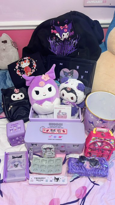 my sanrio christmas haul 😍 https://t.co/P8Yp2uNjGh