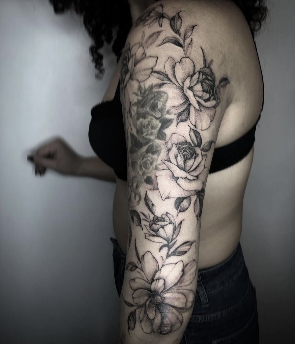 LoyaltyBcn's tweet photo. LOYALTY TATTOO BCN
Tattoo done by Claw
C/ Vallfogona 10
Bcn
932130816
Loyaltytattoobcn@gmail.com
#rose #rosa #flower #flor #black #clawtattoos #freehand #blackwork #ornamental #tradicional #traditional #floral #fineline #loyalty #loyaltytattoo #loyaltytattoobcn https://t.co/WnqOtF3lUZ
