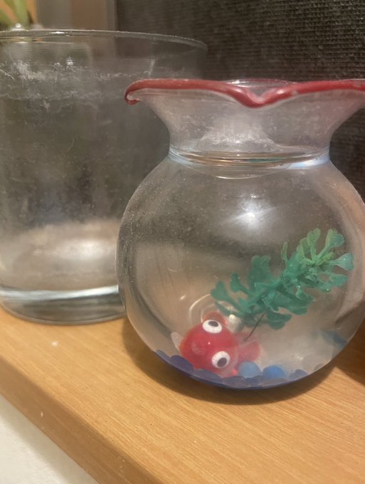 …ケテ…

タ…ケ…テ…

タス…ケテ… 