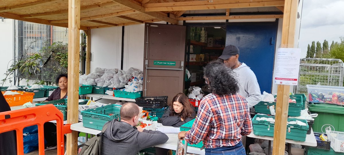 HaringeyCoOrg's tweet photo. With care, compassion and dedication Selby food hub trained volunteers actively listened to everyone that needed helped despite many challenges.
#valuesandprinciples
#communityorganising
#communitylistening
#CostOfLivingCrisis https://t.co/VcDgmt3tU2