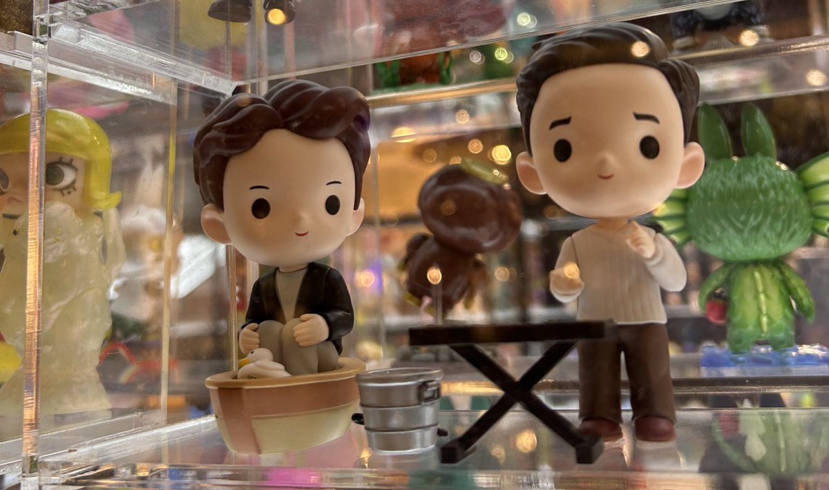 soooftesthowell's tweet photo. @haramphil "these look like dnp" When did you guys get popmart figures of y'all made @danielhowell @AmazingPhil https://t.co/sT00tatkvq