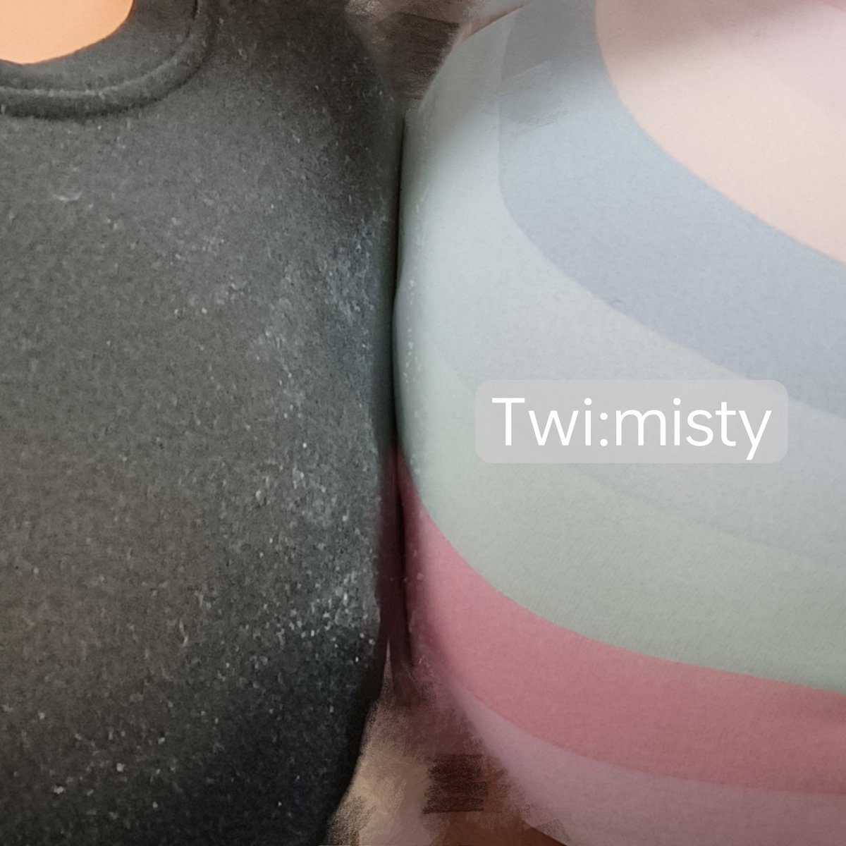 Misty_pai's tweet photo. 难得的和闺蜜贴贴了，我很羡慕她36C可以穿下绝大多数的衣服，她羡慕我🐻大🙃 https://t.co/TN0BVzfAMH