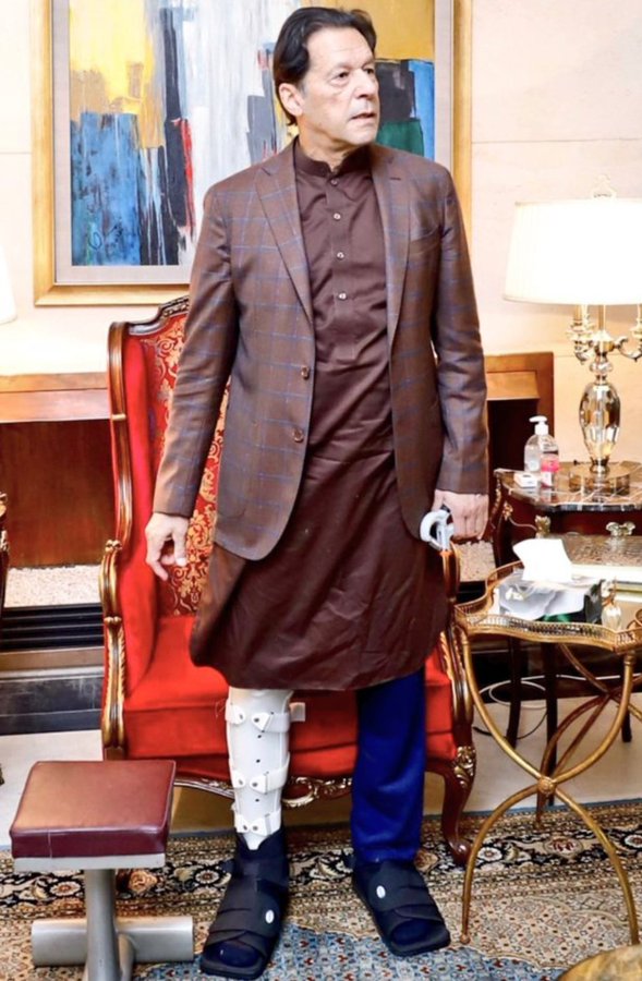 jabbar_jattala's tweet image. افسوسناک خبر
____________
سیاسی اختلاف اپنی جگہ لیکن دکھ سے خبر دے رہا ہوں کہ زہر پھیل جانے کی وجہ سے ڈاکٹروں نے خان صاحب کی ٹانگ کاٹنے کا فیصلہ کیا ہے 😥😥😥