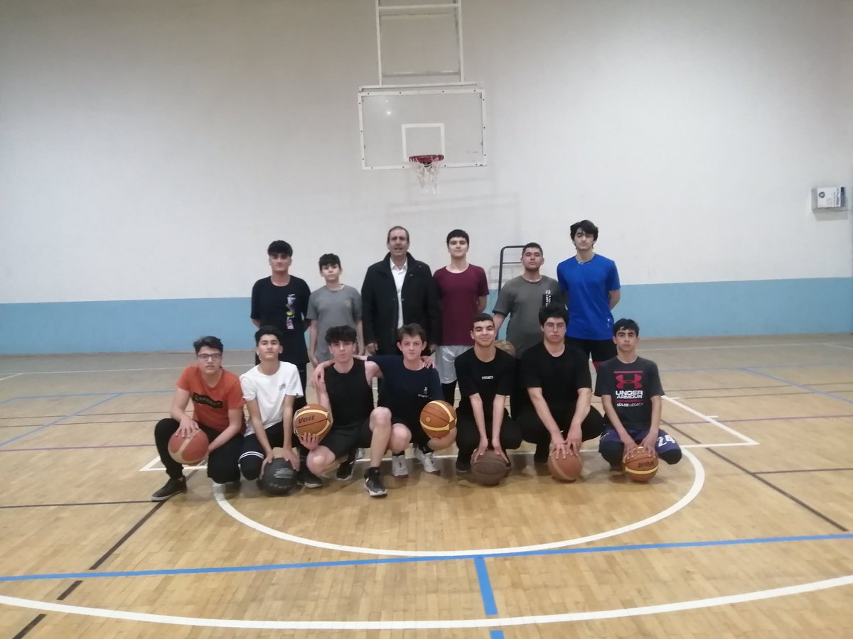 Bingöl  Halk Eğitim Müdürlüğünce açılan Basketbol takımı
<a href="/muratkirkiz12/">KGT</a> <a href="/VolkanKoclu/">Volkan Koçlu</a> <a href="/selcukaydogdu34/">Selçuk aydoğdu</a> <a href="/gencliksporbak/">Gençlik ve Spor Bakanlığı 🇹🇷</a> @ErbakanFatih