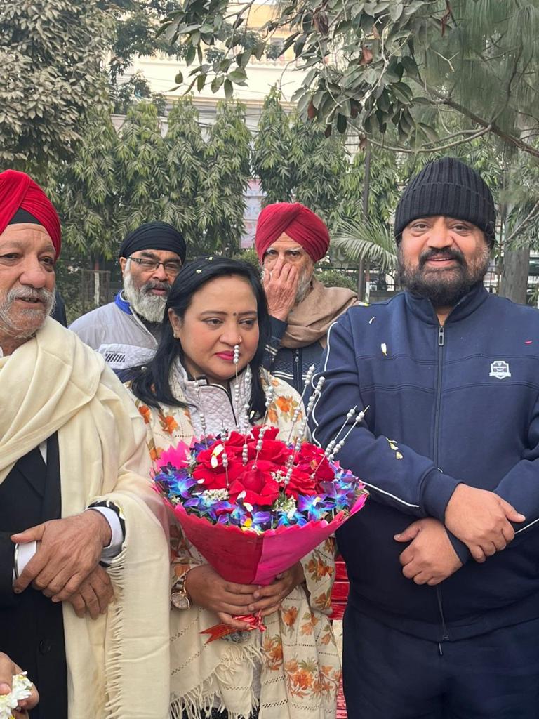 MonikaDelhiBJP's tweet photo. गुरु हरकिशन नगर की टीम एवं वहां के स्थानीय निवासियों द्वारा स्वागत किया गया और साथ में वहां की समस्याओं को भी सुना और जल्द से जल्द समाधान होगा।
#Ward48
@BJP4Delhi @Virend_Sachdeva https://t.co/nHrhCi1erf