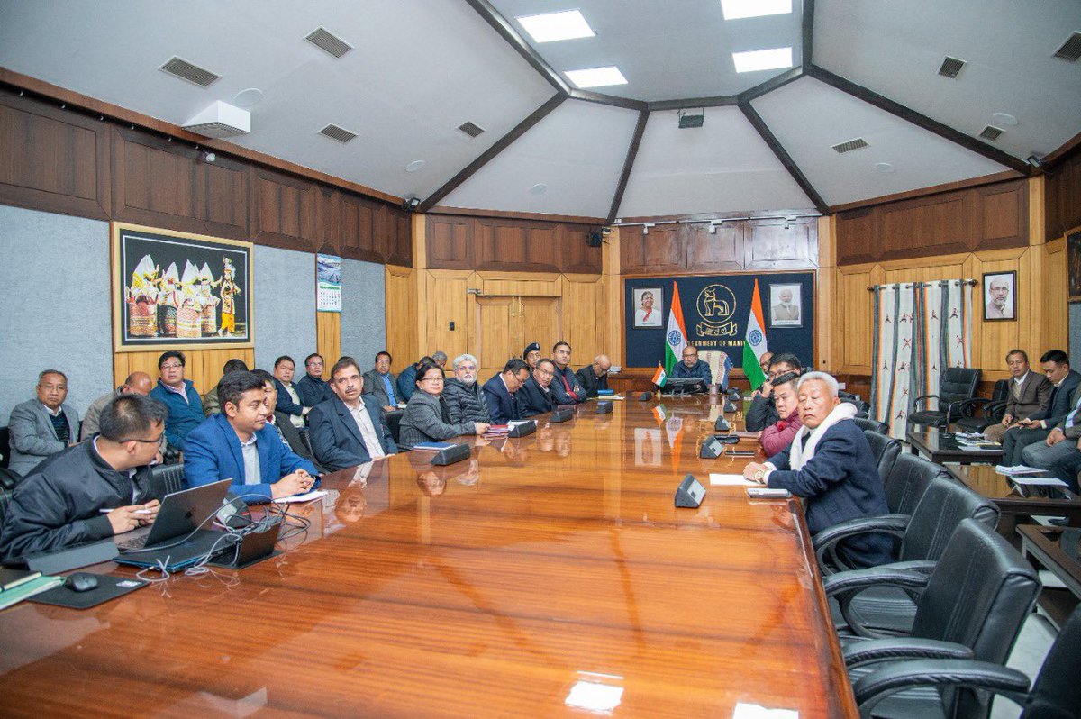 NBirenSingh's tweet photo. Chaired a meeting to discuss the preparation for VVIP visits in Manipur. As we also mark the ‘Inauguration Month’ from next month, the VVIPs will inaugurate &amp; lay foundation stones of various projects worth over Rs 1000 Cr. I was joined by Hon’ble ministers &amp; senior officials. https://t.co/McpudZze65