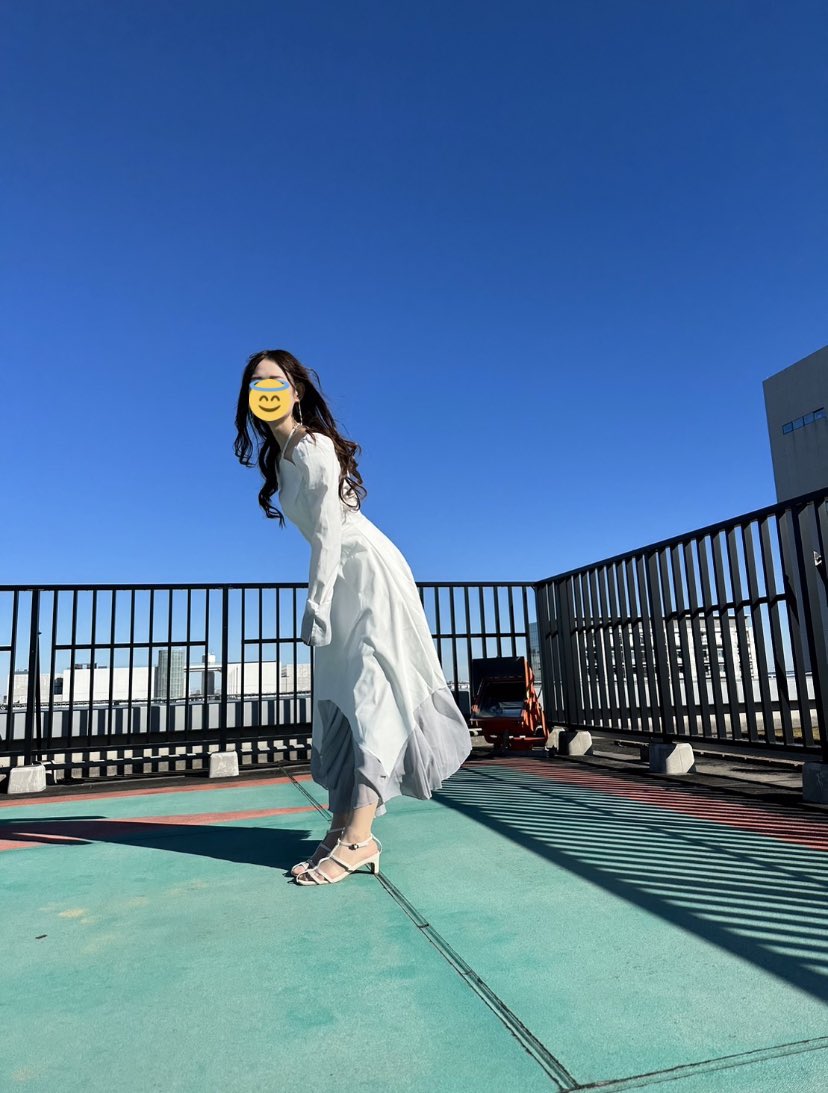 tototo261's tweet photo. #乃木坂46 『#ここにはないもの』🕊
#梅澤美波 さんポジで踊りました！
飛鳥ちゃん卒業寂しい...😭😭

毎度反省点は尽きませんが、本家さながらの衣装とロケ地で踊れて嬉しかった！

全員めちゃめちゃ似ていてそれぞれぽみポイントがあるので！是非何回もみて見つけて欲しいです☺️💓 https://t.co/KVwLjeX00B