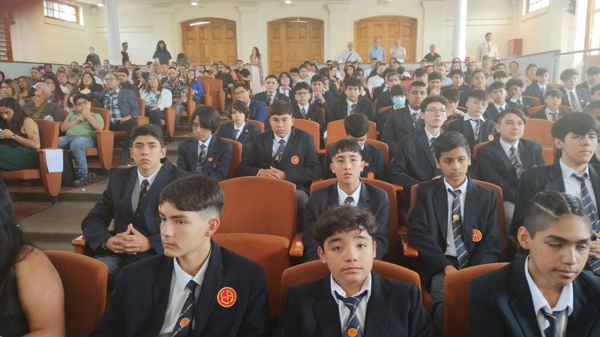 En la Licenciatura de la Enseñanza Básica

HURRA MUCHACHOS !

Liceo de Aplicación
