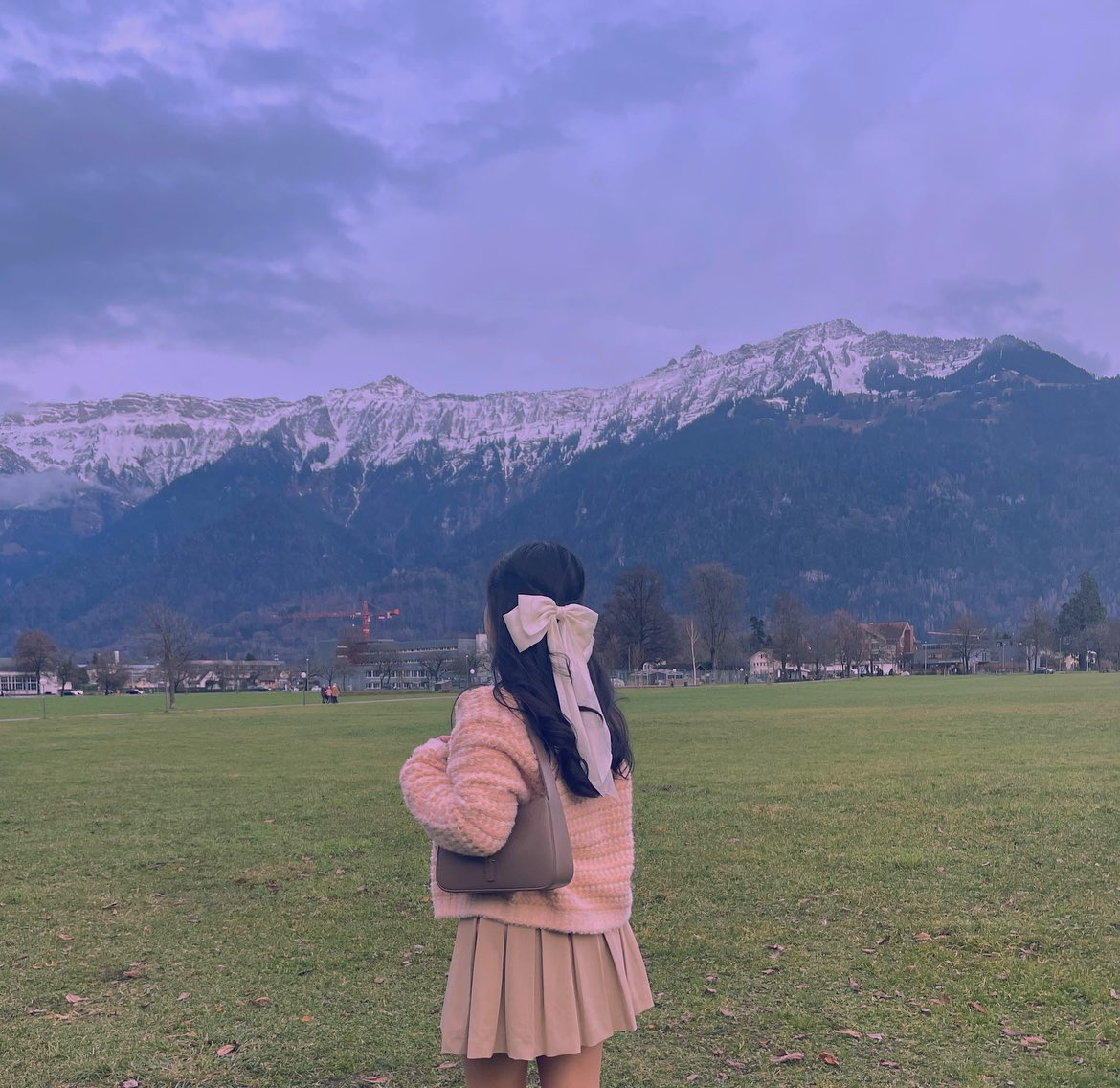 yngjwonz's tweet image. took them to switzerland again