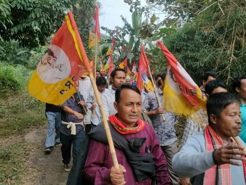 YTFTIPRA's tweet photo. Today a Door-to-door Greater Tipraland awareness campaign was organised at Dagiya VC under 1-Simna Assembly Constituency.
#GreaterTipraland #OneLastFight
#OurDemandWillNeverBeCompromised
#BubagraLongLive #YTFLongLive #TWFLongLive #TipraMothaLongLive #Thansa #TIPRAisComing https://t.co/Chc0JGR7Qd